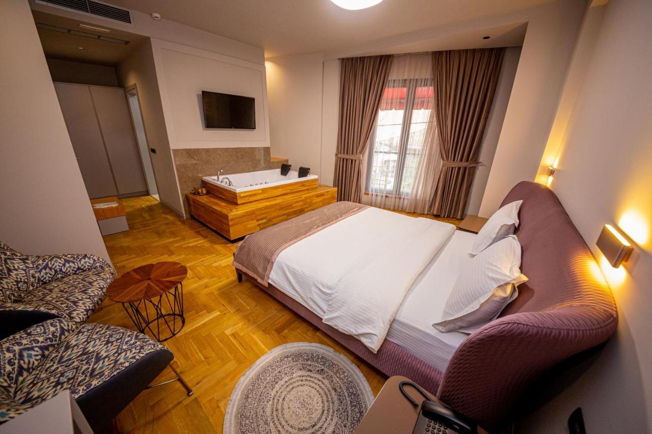 Center Hotel