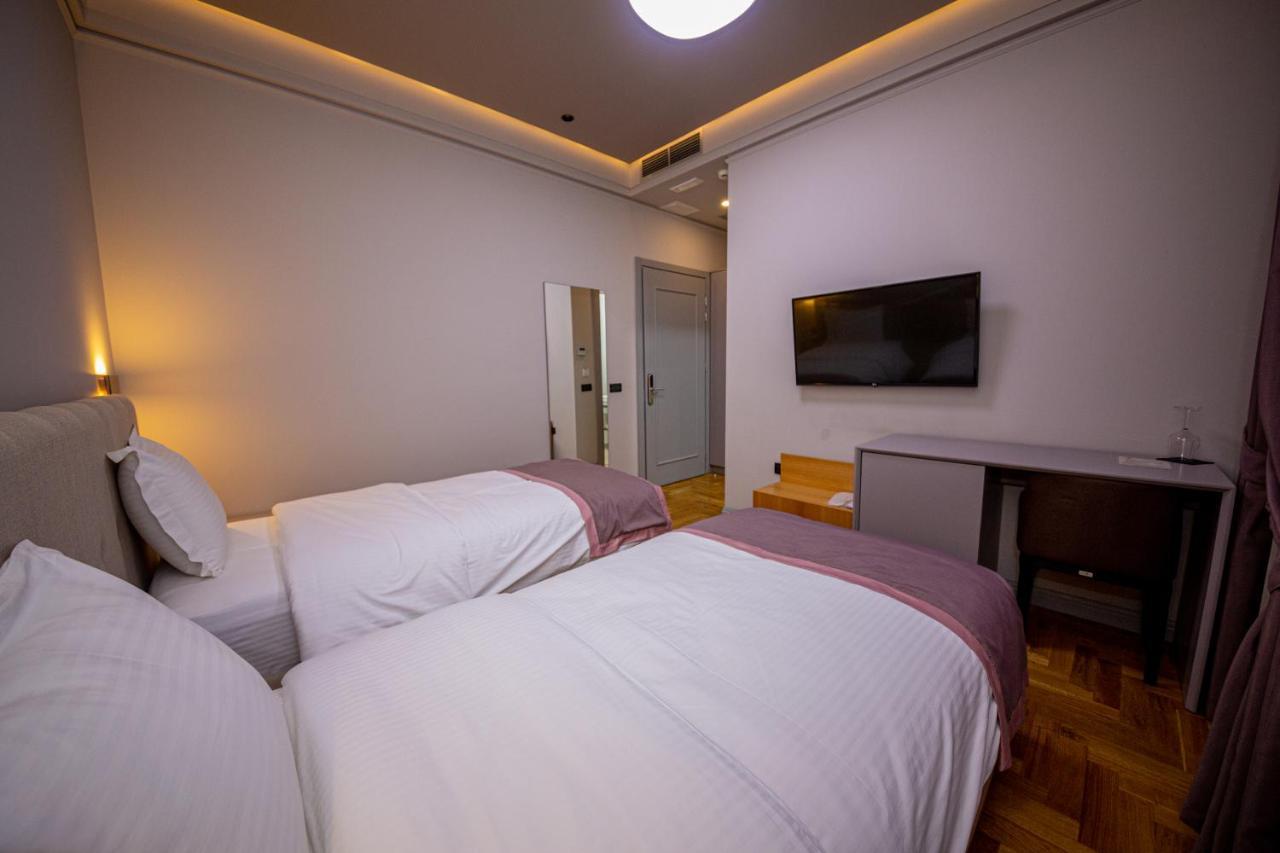 Center Hotel